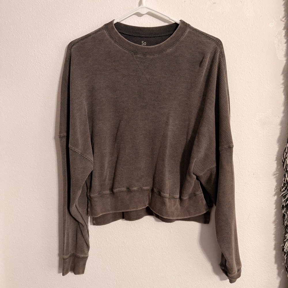 ❄️ SO • Very Cute Textured Gray Cropped Sweater • Womens Medium